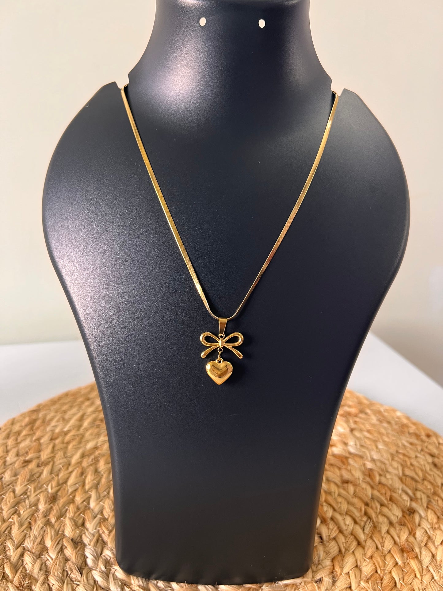 Fade-Free Flex Bow Heart Neck Chain