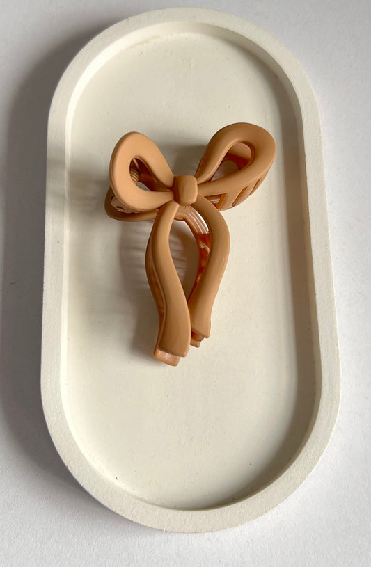 Pintresty Bow Claw Clip - Light Brown