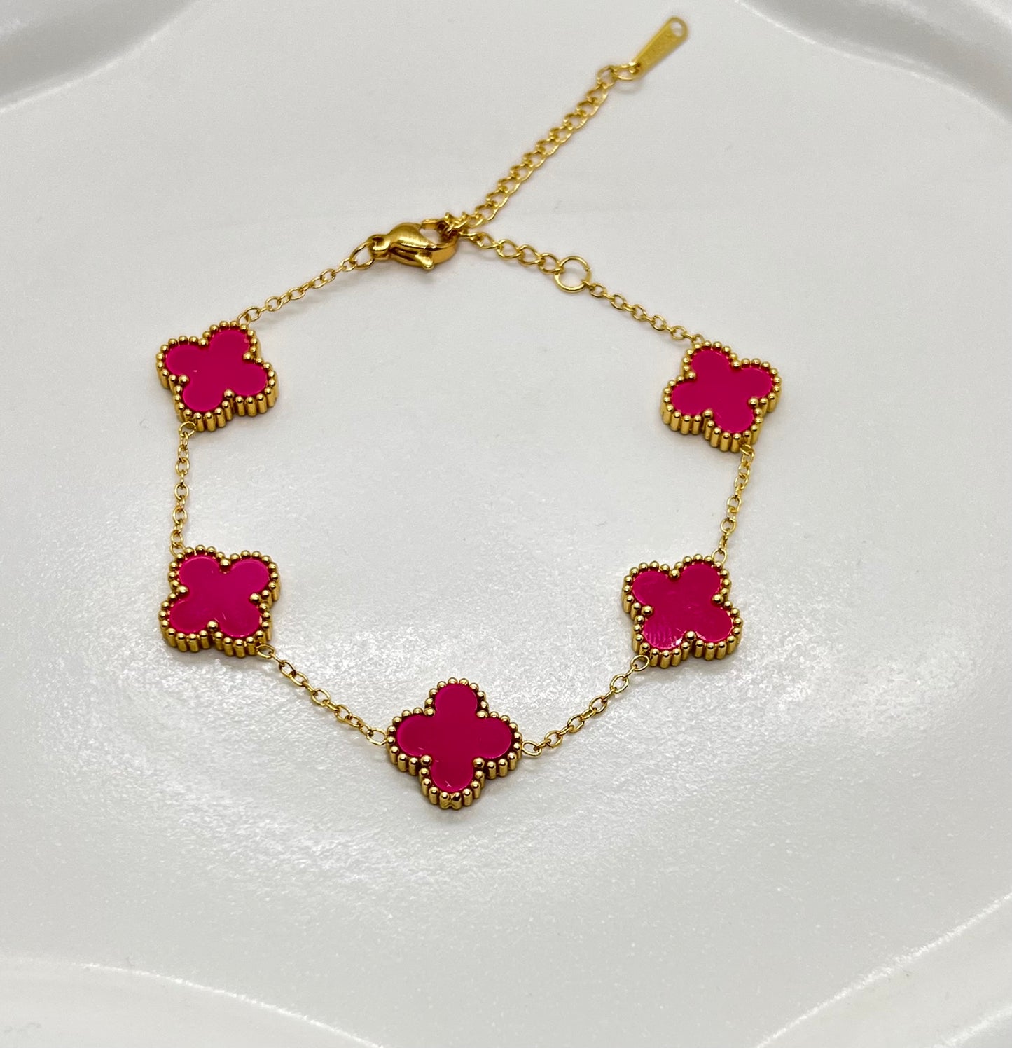 Lucky Glow Pink Clover Bracelet