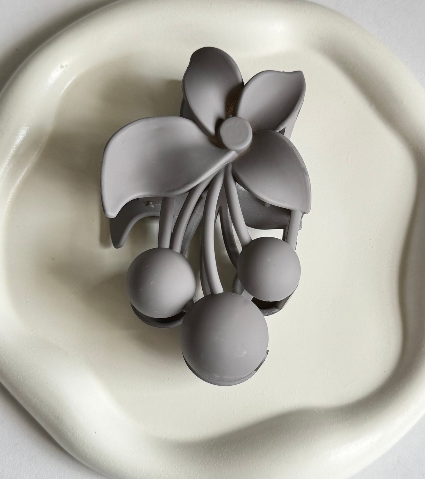 Blossom & Berry Claw Clip - Light Grey