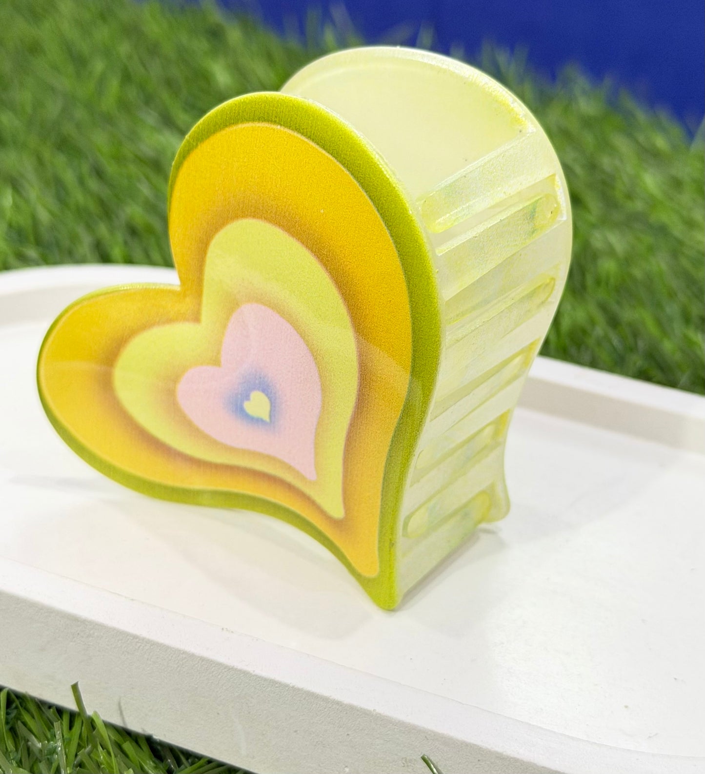 Infinite Love Aesthetic Heart Claw Clip - Dark Yellow