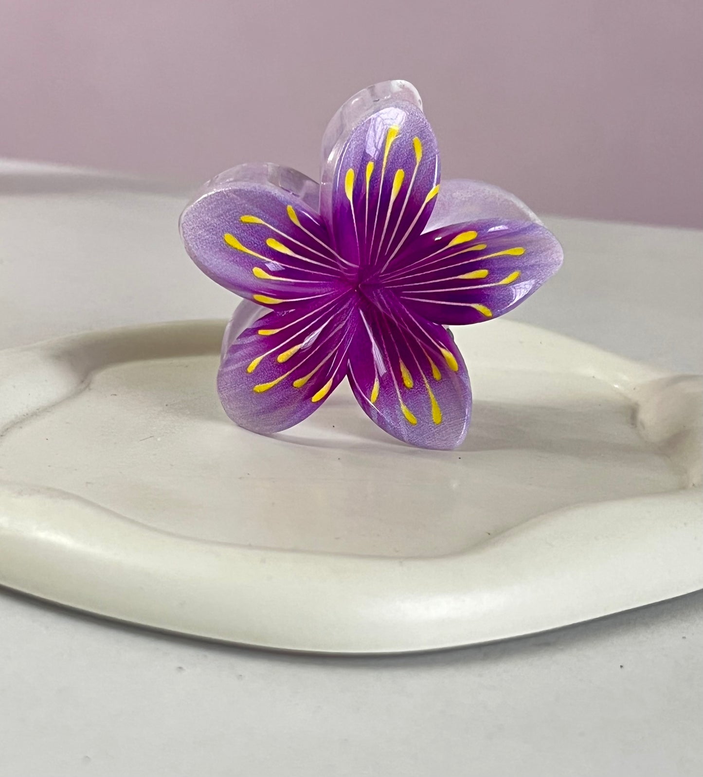 Flora Lock Aura Claw Clip - Purple