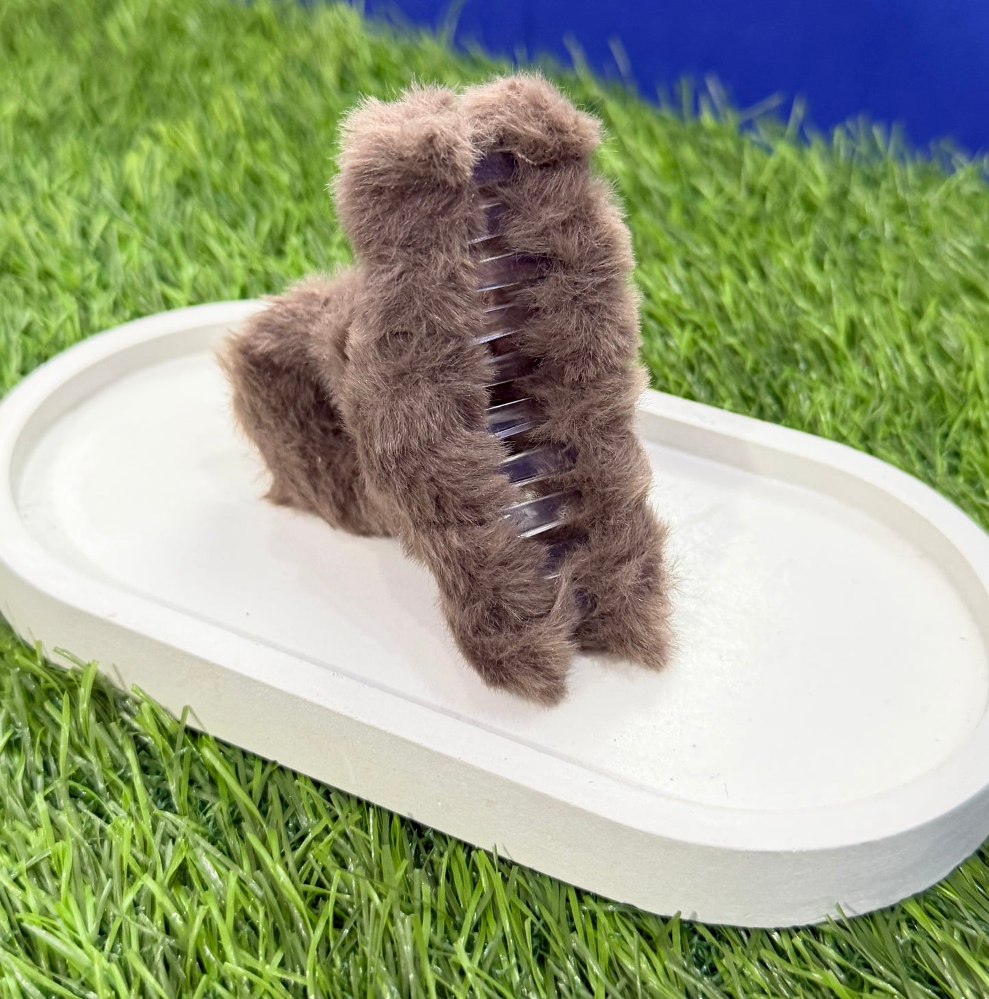 Cloud-Soft Furry Claw Clip - Brown