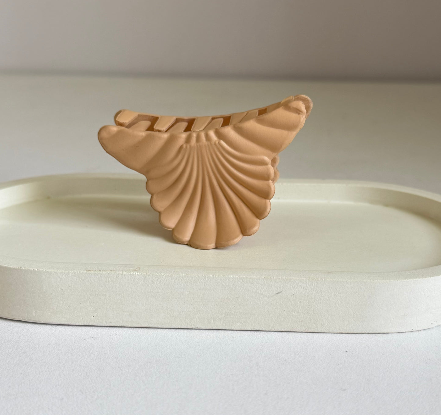 Coral Crush Medium Size Claw Clip - Beige