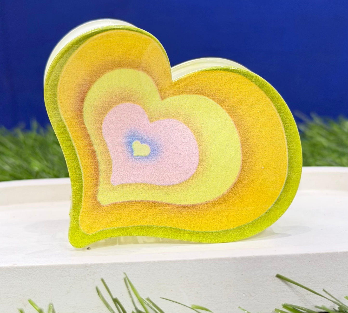 Infinite Love Aesthetic Heart Claw Clip - Dark Yellow