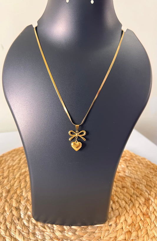 Fade-Free Flex Bow Heart Neck Chain