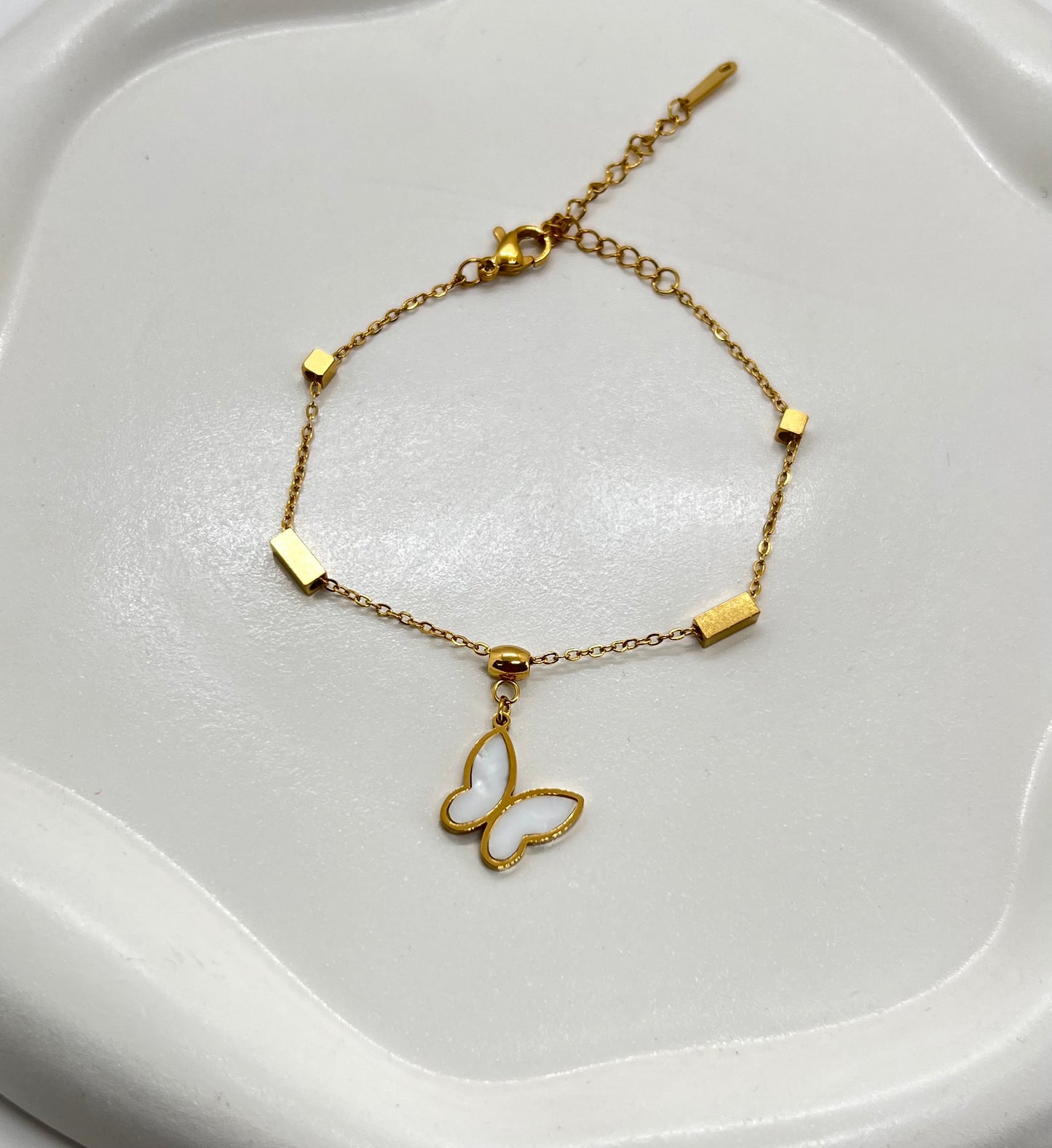 Fluttering White Butterfly Anti-Tarnish Chain Bracelet