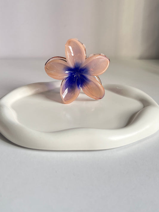 Flora Lock Double Tone Claw Clip - Peachish Blue