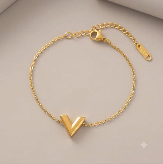 The Dainty V Anti Tarnish Chain Bracelet